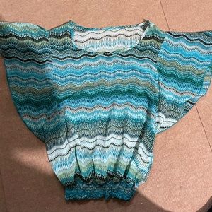 Thin top with flutter sleeves - very cute